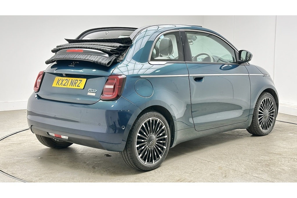 Fiat 500E C Icon Black #8