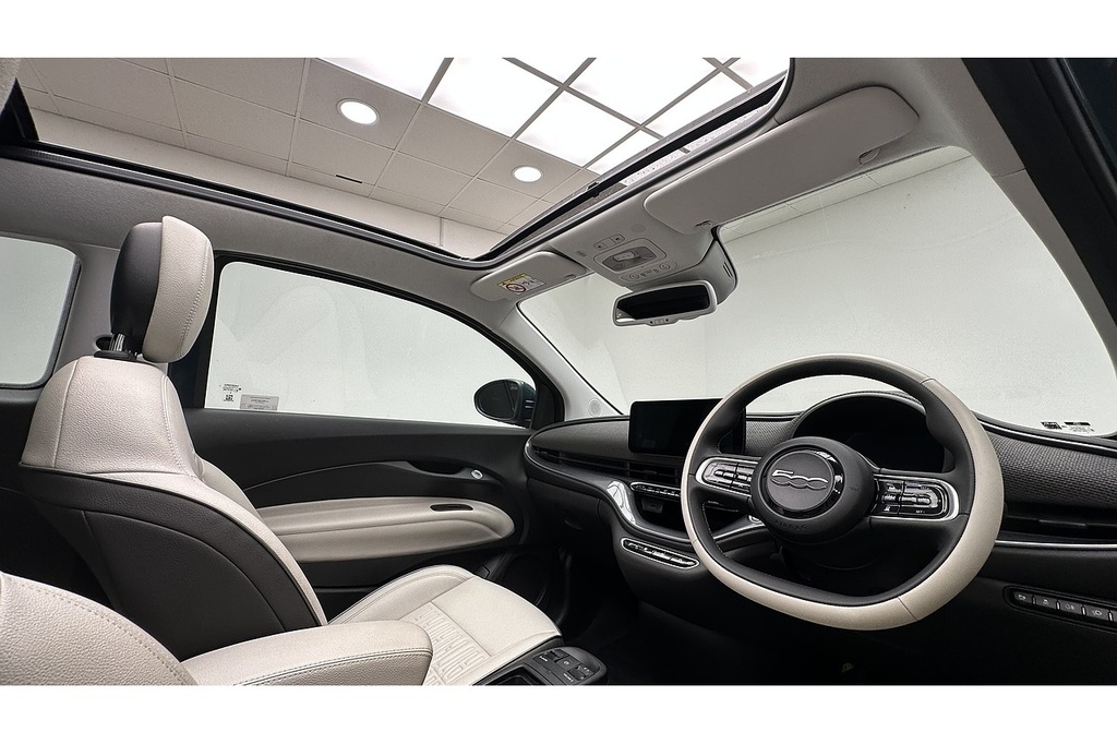 Fiat 500E C Icon Black #21