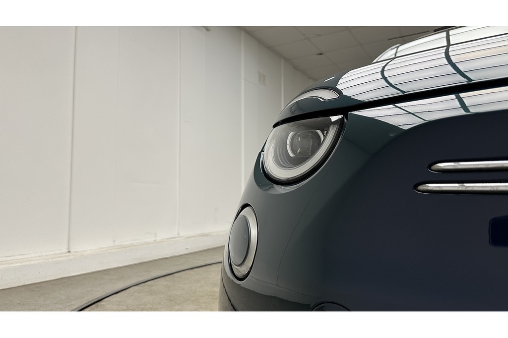 Fiat 500E C Icon Black #12