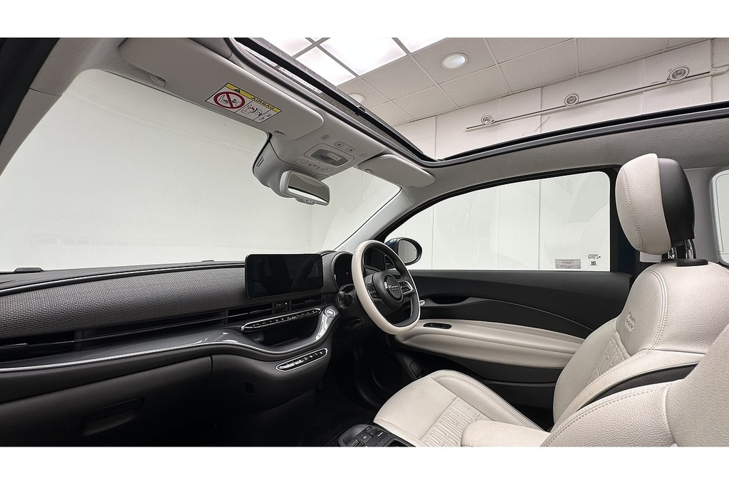 Fiat 500E C Icon Black #15