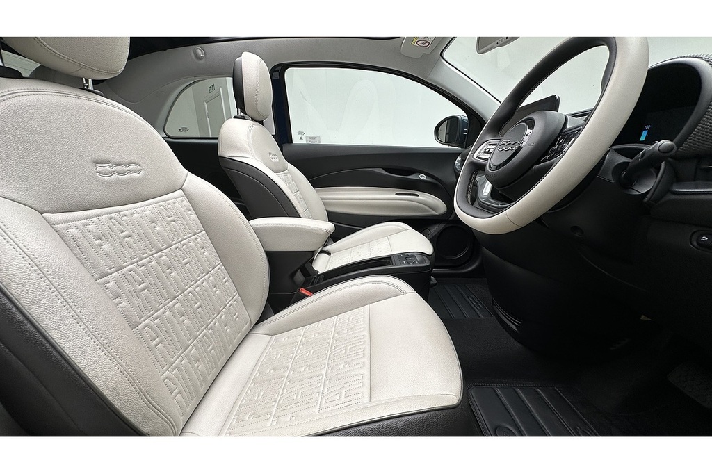 Fiat 500E C Icon Black #19