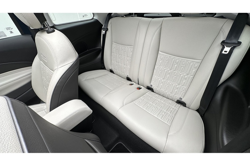 Fiat 500E C Icon Black #17