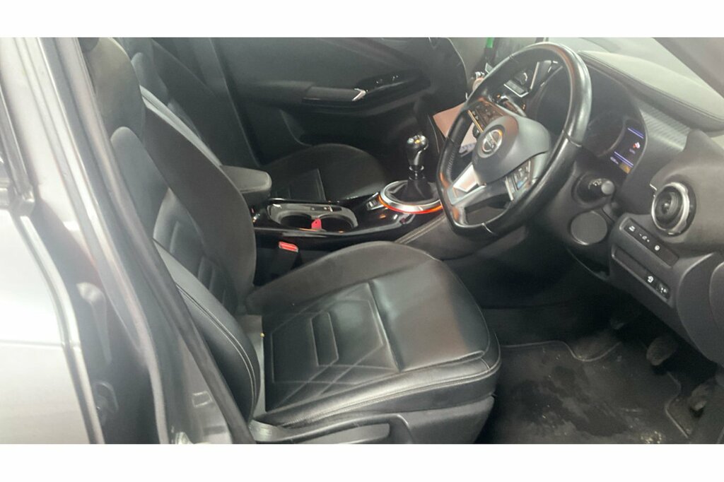 Nissan Juke Nissan Juke 1.0 Dig-t Premiere Edition Suv Pet Black #3