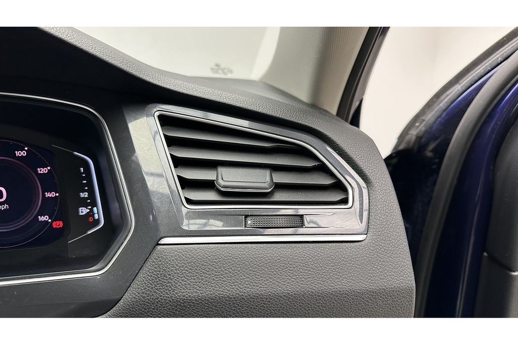 Volkswagen Tiguan Allspace 1.5 Tsi Life Dsg Black #31