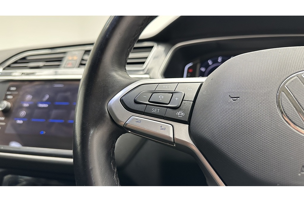 Volkswagen Tiguan Allspace 1.5 Tsi Life Dsg Black #35