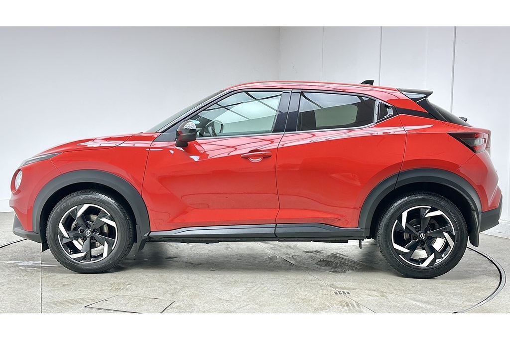 Nissan Juke Dig-t N-connecta Red #6