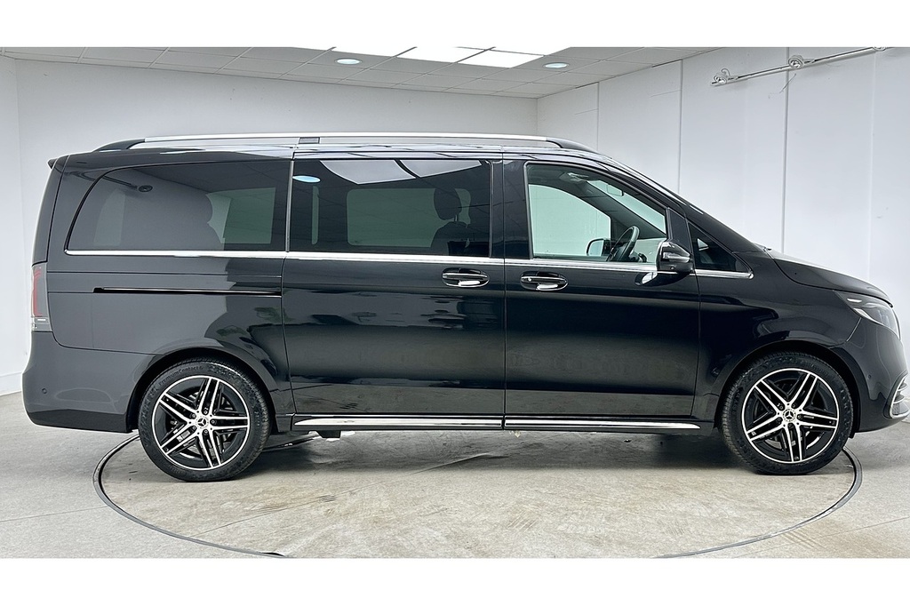 Mercedes-Benz V Class V220d Amg Line Black #4