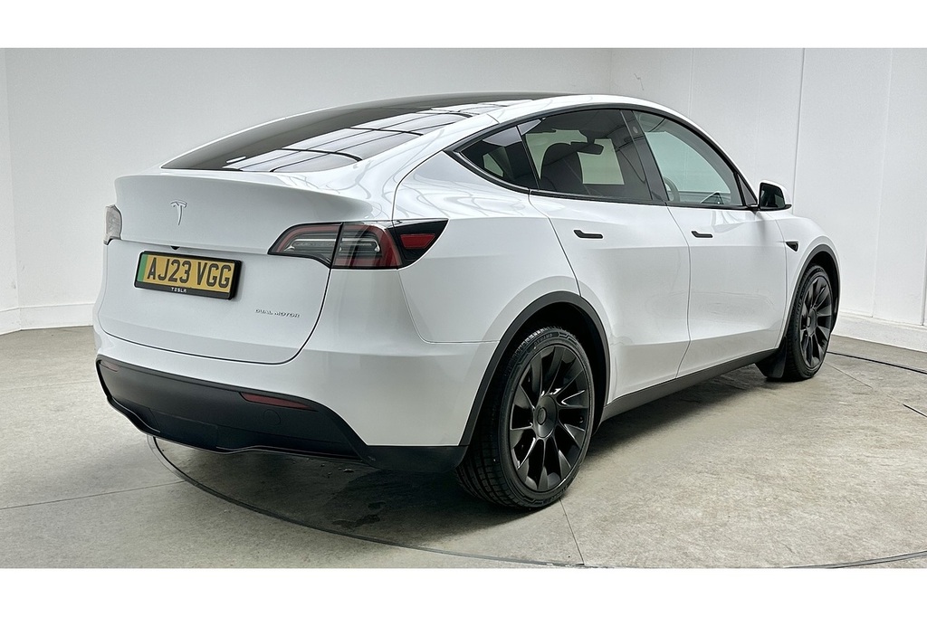 Tesla Model Y Long Range AJ23VGG White #4