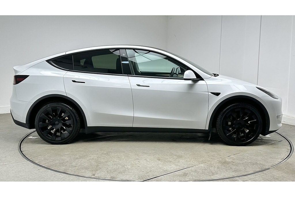 Tesla Model Y Long Range AJ23VGG White #3