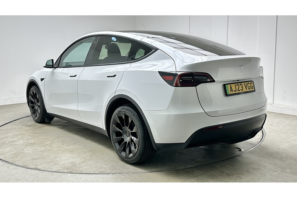 Tesla Model Y Long Range AJ23VGG White #6