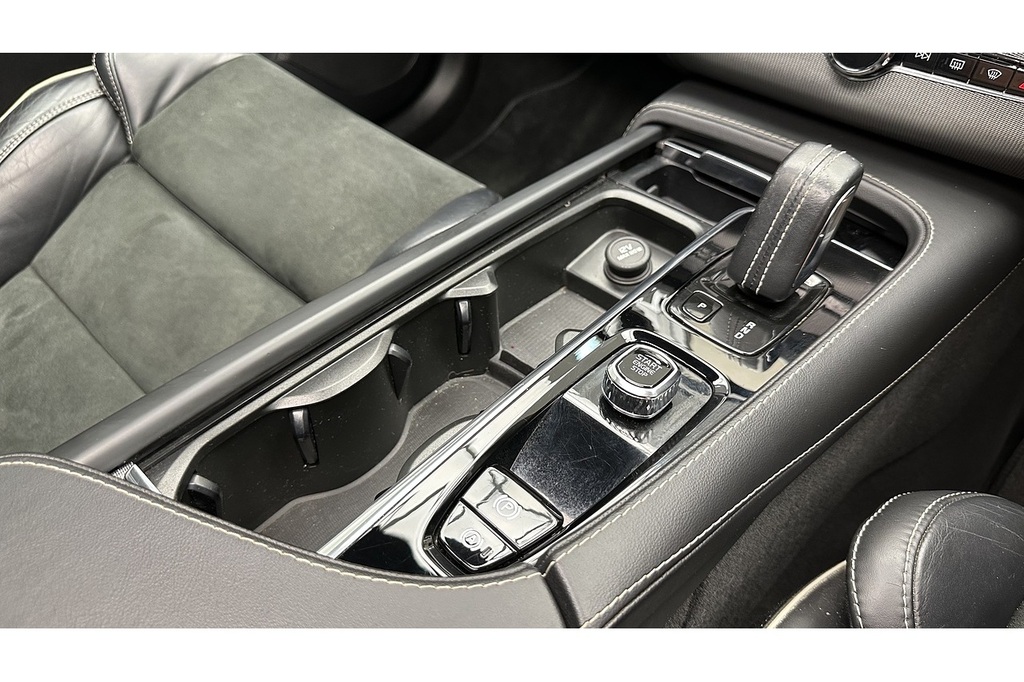 Volvo XC90 R-design Pro Grey #47