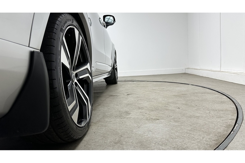 Volvo XC90 R-design Pro Grey #12