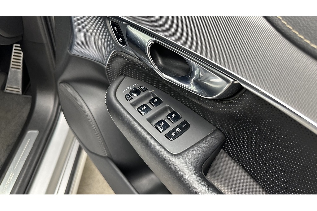 Volvo XC90 R-design Pro Grey #31