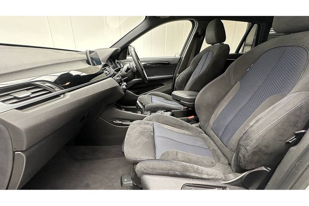 BMW X1 2.0 20I Se Silver #40