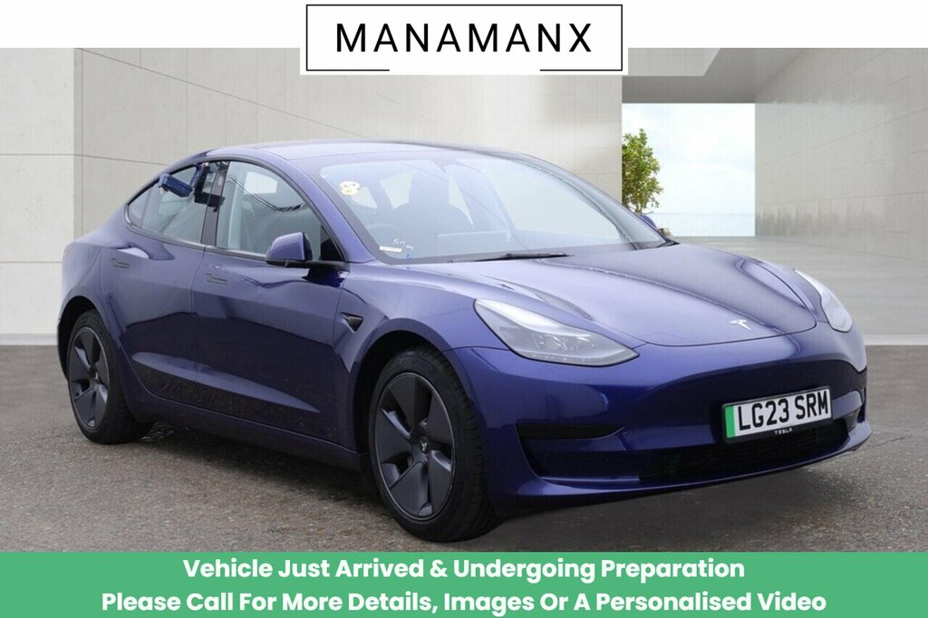 Tesla Model 3 Saloon Blue