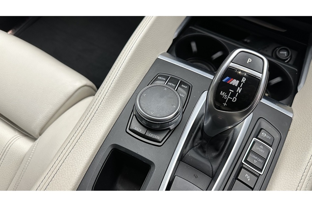 BMW X6 Xdrive30d M Sport Step White #47
