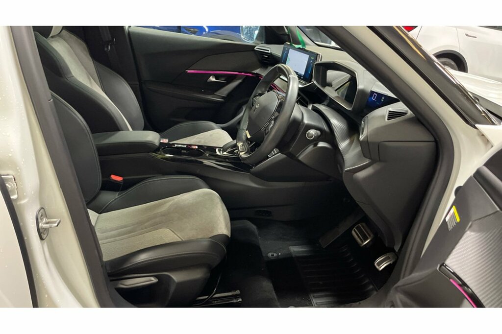 Peugeot e-2008 Gt White #3