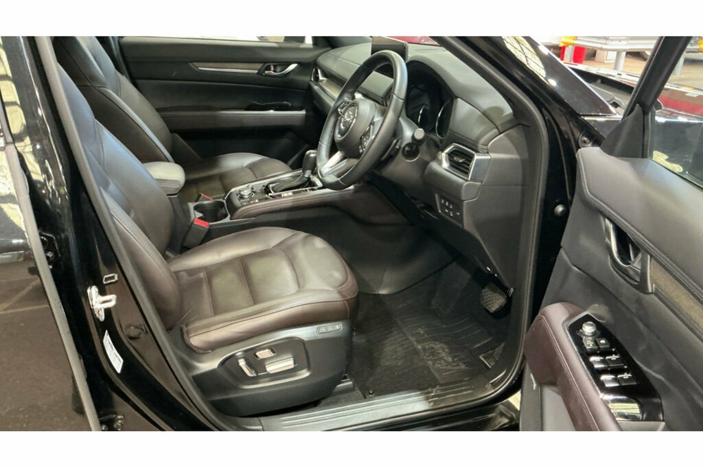 Mazda CX-5 E-skyactiv G Mhev Takumi Black #3