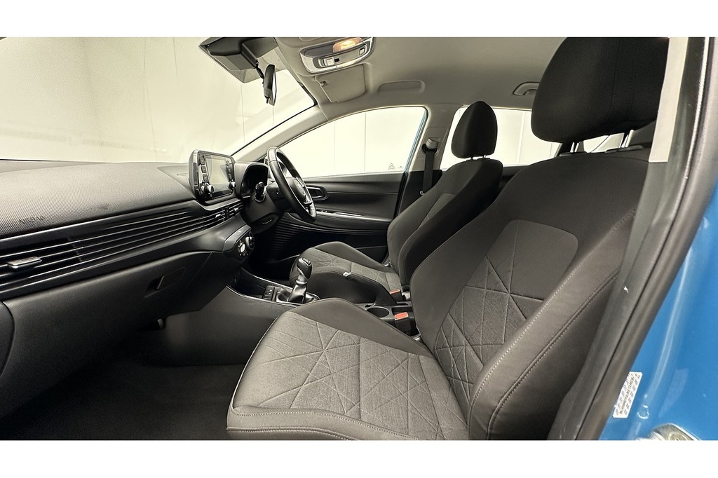 Hyundai Bayon 1L Premium Black #17