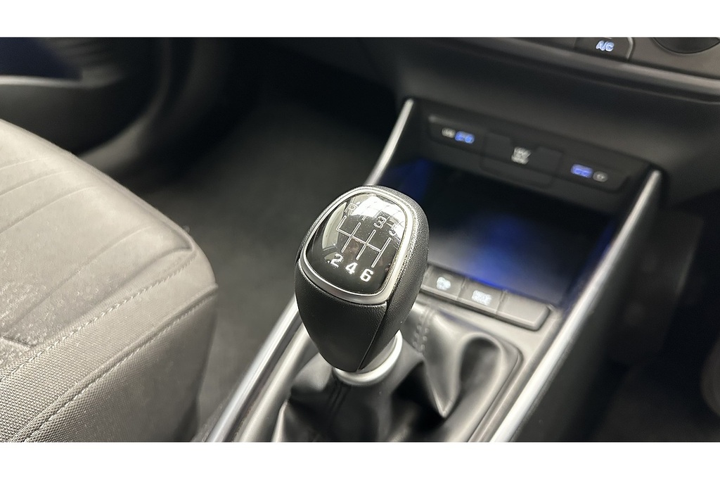 Hyundai Bayon 1L Premium Black #39