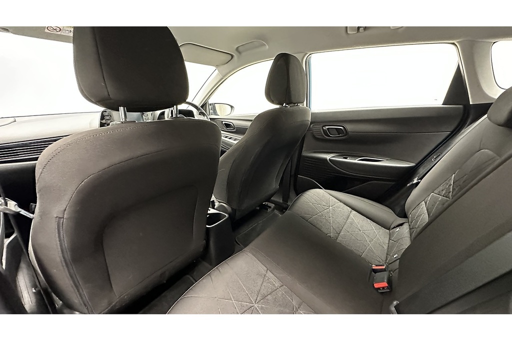 Hyundai Bayon 1L Premium Black #20