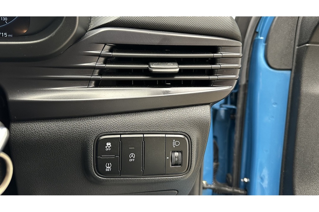 Hyundai Bayon 1L Premium Black #27