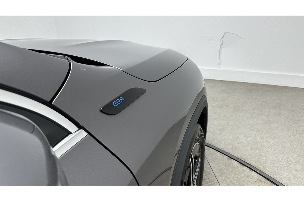 Mercedes-Benz EQA Eqa 300 66.5Kwh Amg Line Premium 4Matic  #15