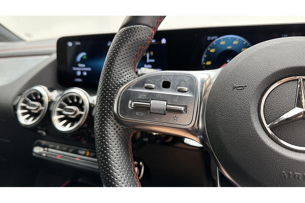Mercedes-Benz EQA Eqa 300 66.5Kwh Amg Line Premium 4Matic  #36