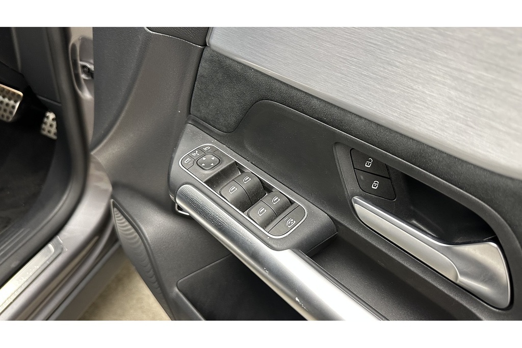 Mercedes-Benz EQA Eqa 300 66.5Kwh Amg Line Premium 4Matic  #29