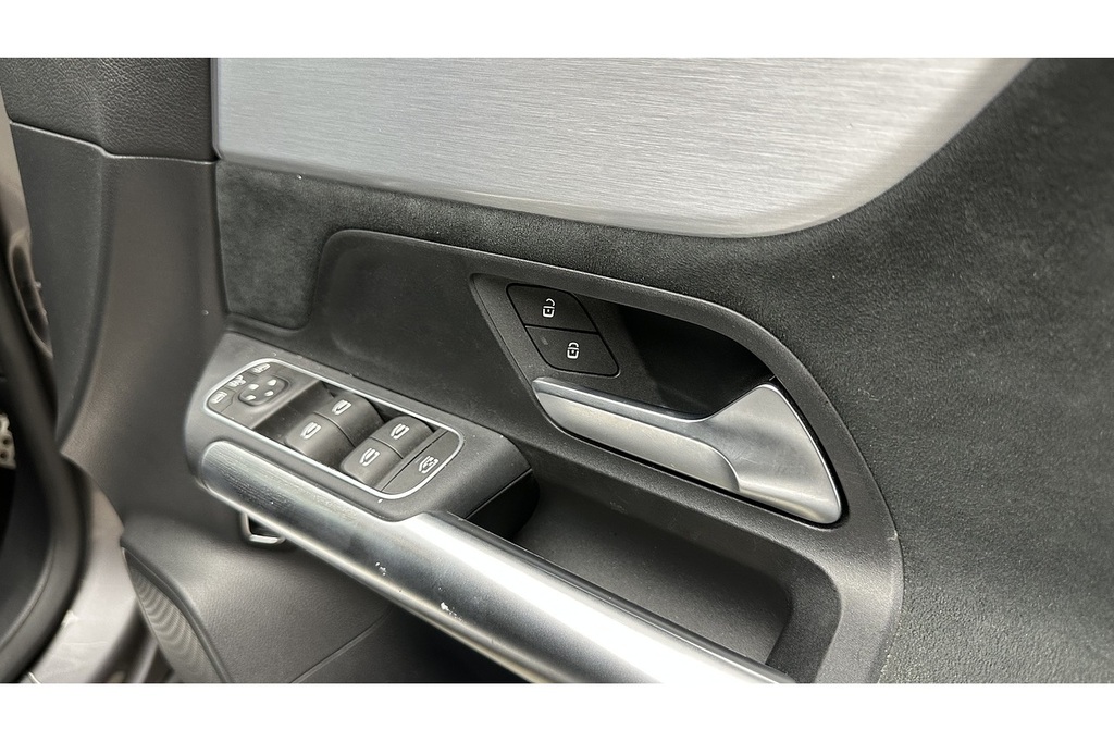 Mercedes-Benz EQA Eqa 300 66.5Kwh Amg Line Premium 4Matic  #30