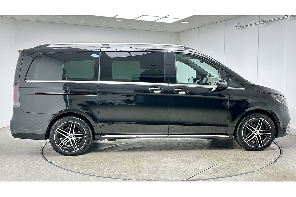 Mercedes-Benz V Class V220d Amg Line Black #4