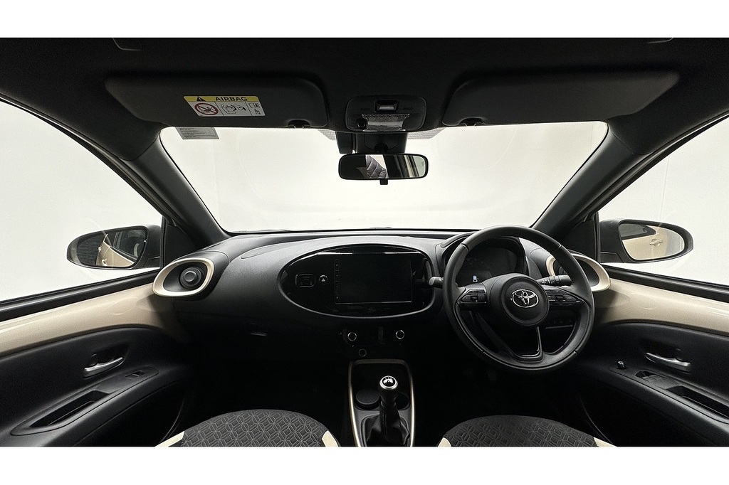 Toyota Aygo X Vvt-i Edge Beige #2