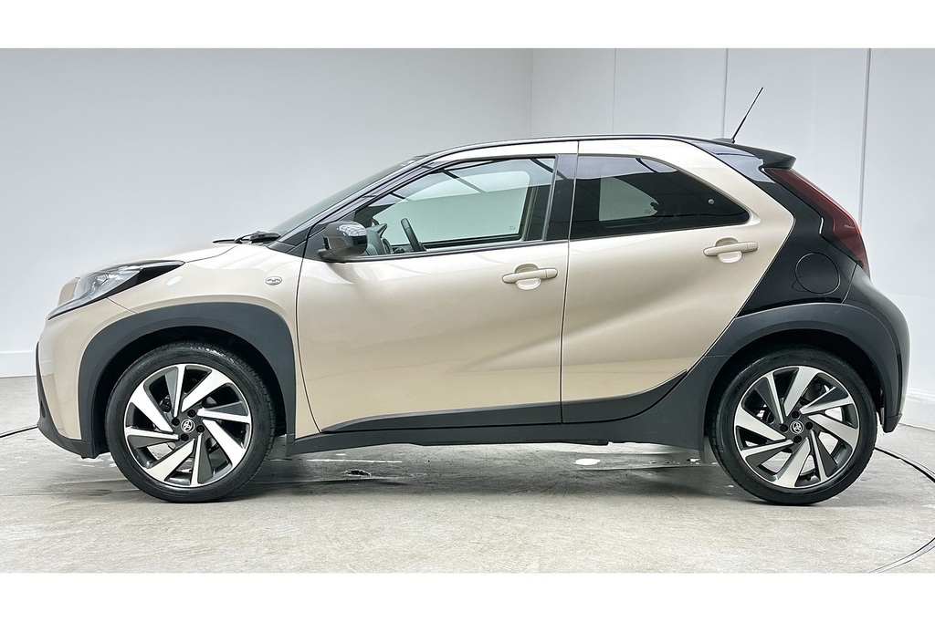 Toyota Aygo X Vvt-i Edge Beige #6
