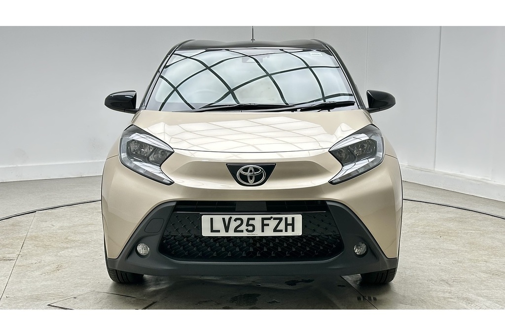 Toyota Aygo X Vvt-i Edge Beige #3