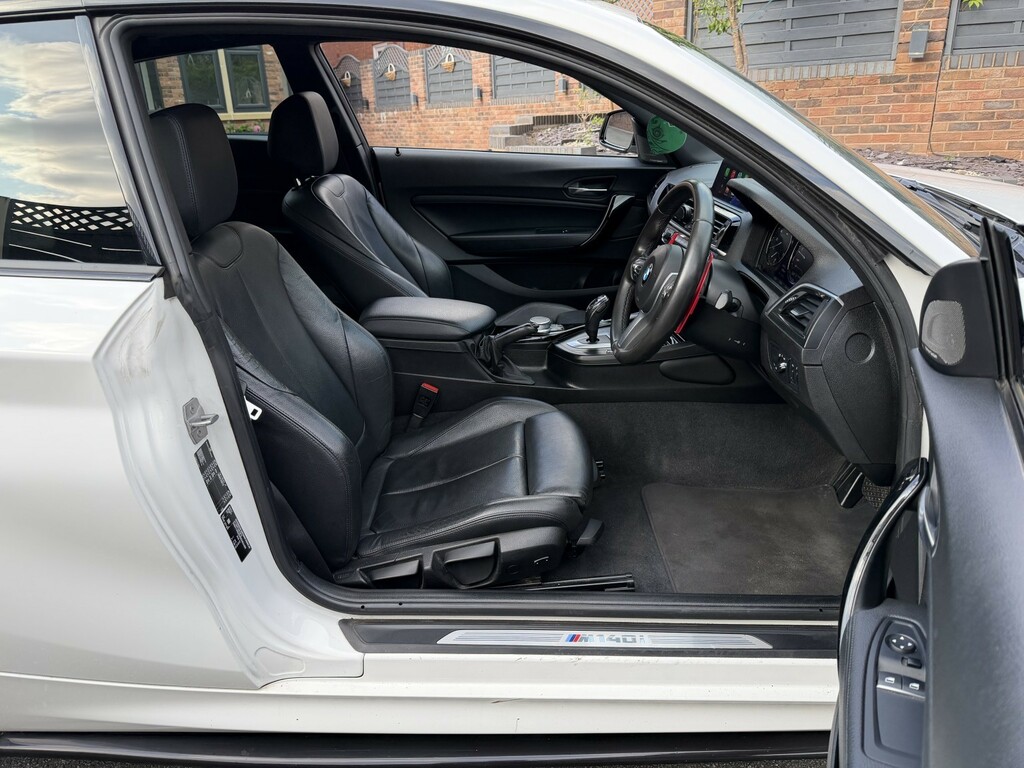 BMW 1 Series Hatchback 3.0 M140i Shadow Edition 3-Door 201919 WV19OCA White #3