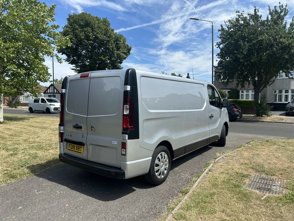 Vauxhall Vivaro Panel Van 1.6 Cdti 2900 Sportive 201919 FD19XRT Silver #4