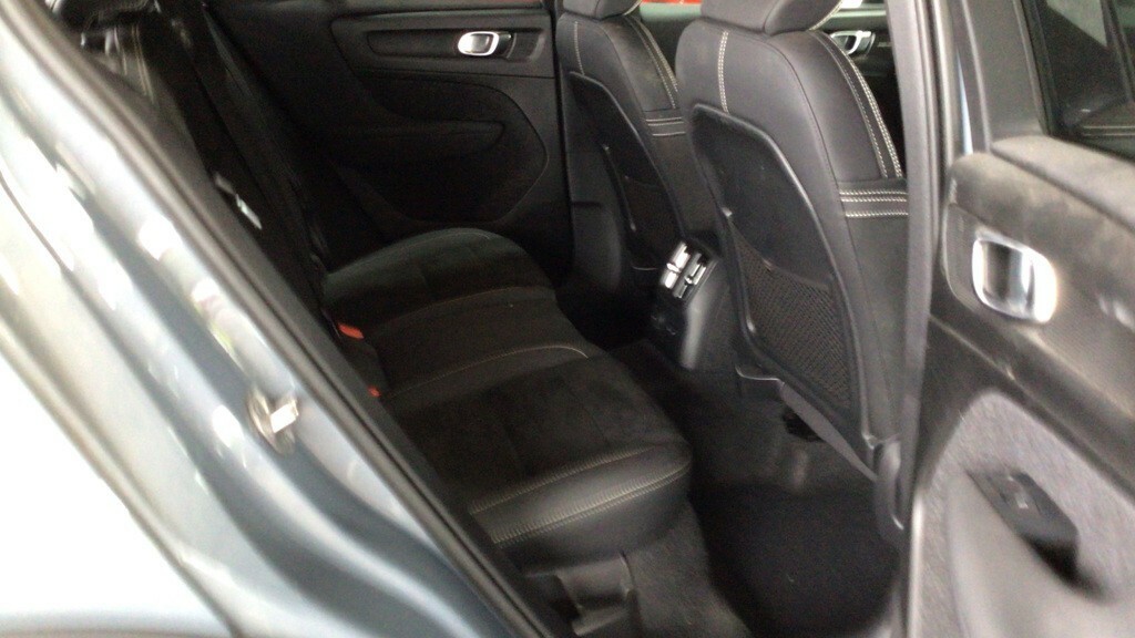 Volvo XC40 1.5 Ultimate Dark T5 262 Hp Grey #2
