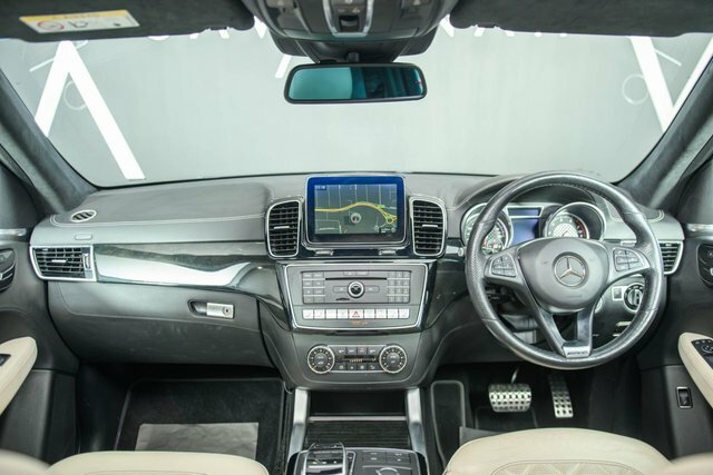 Mercedes-Benz GLE Class 2017 3.0 Gle43 V6 Amg Designo Line Suv Black #2