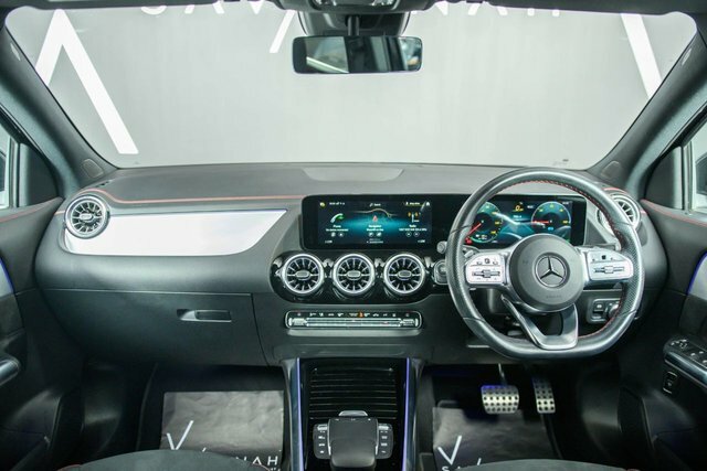Mercedes-Benz EQA 2022 Eqa 250 66.5Kwh Amg Line Suv Aut OE71TNF Black #2