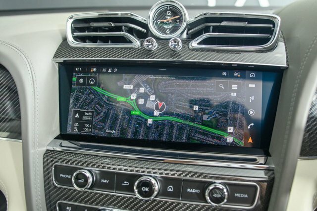 Bentley Bentayga 3.0 V6 Hybrid Mulliner Driving Spec Grey #32