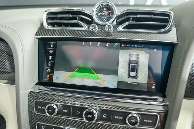 Bentley Bentayga 3.0 V6 Hybrid Mulliner Driving Spec Grey #31