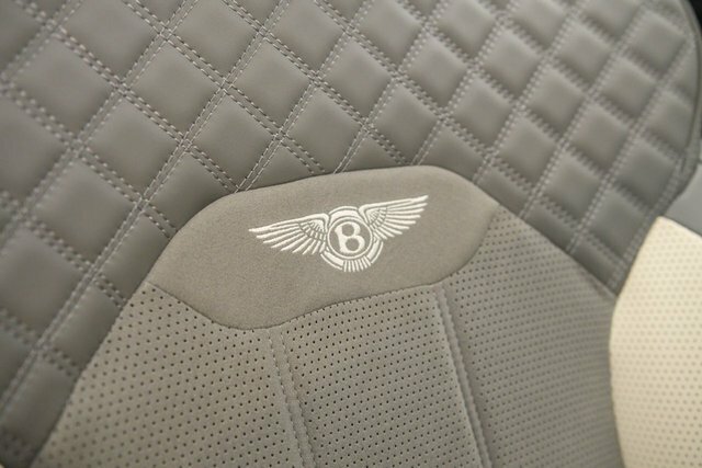 Bentley Bentayga 3.0 V6 Hybrid Mulliner Driving Spec Grey #38
