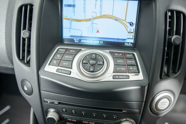 Nissan 370Z Coupe White #14