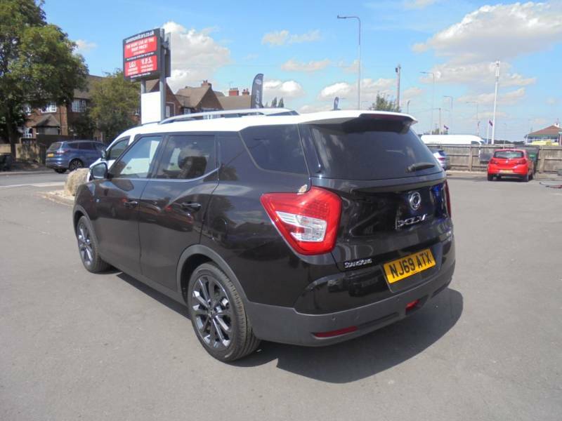 SsangYong Tivoli 1.6 D Ultimate - 2020 69 Black #3