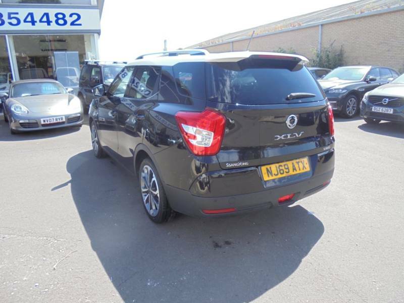 SsangYong Tivoli 1.6 D Ultimate - 2020 69 Black #4