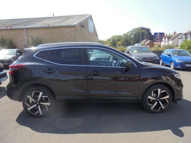 Nissan Qashqai 1.6 Dci Tekna 4Wd - 2017 17 VF17VPC Black #4