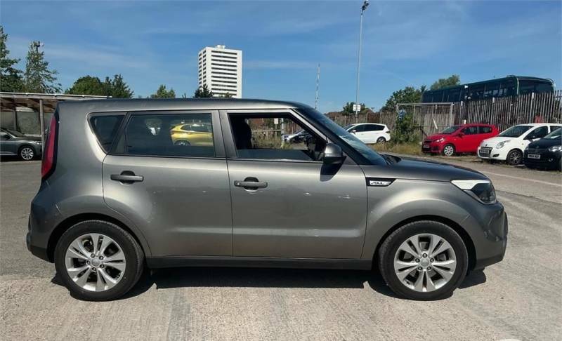 Kia Soul 1.6 Crdi Connect Silver #2