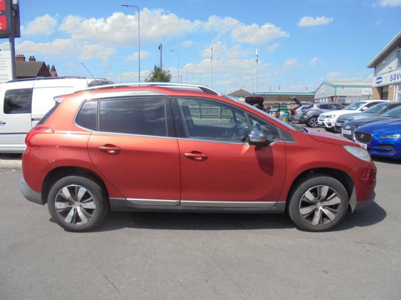 Peugeot 2008 1.6 E-hdi Allure Red #4