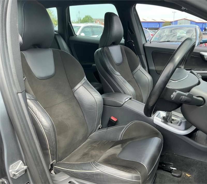 Volvo XC60 D4 190 R Design Nav Grey #2
