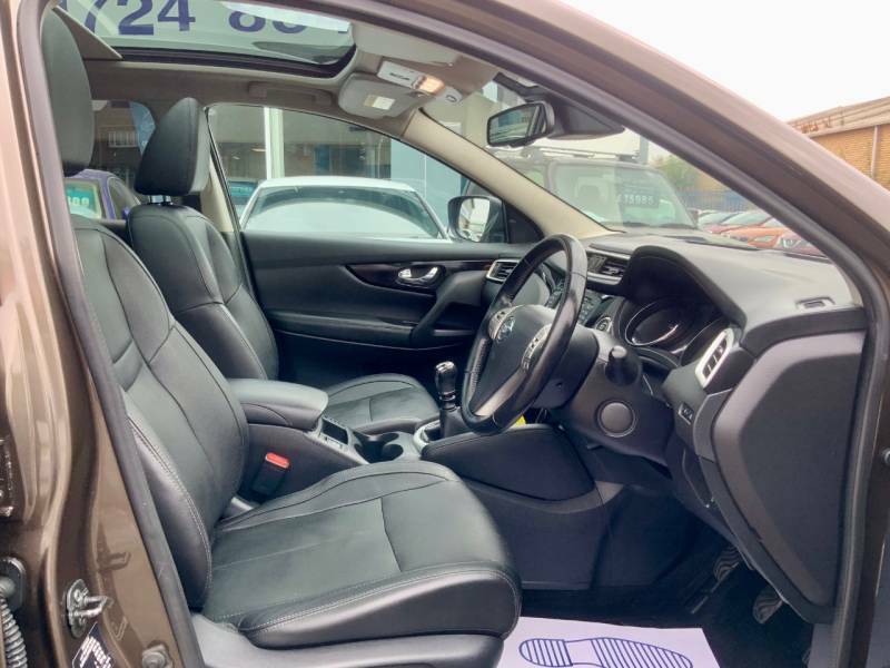 Nissan Qashqai 1.6 Dig-t Tekna Red #8